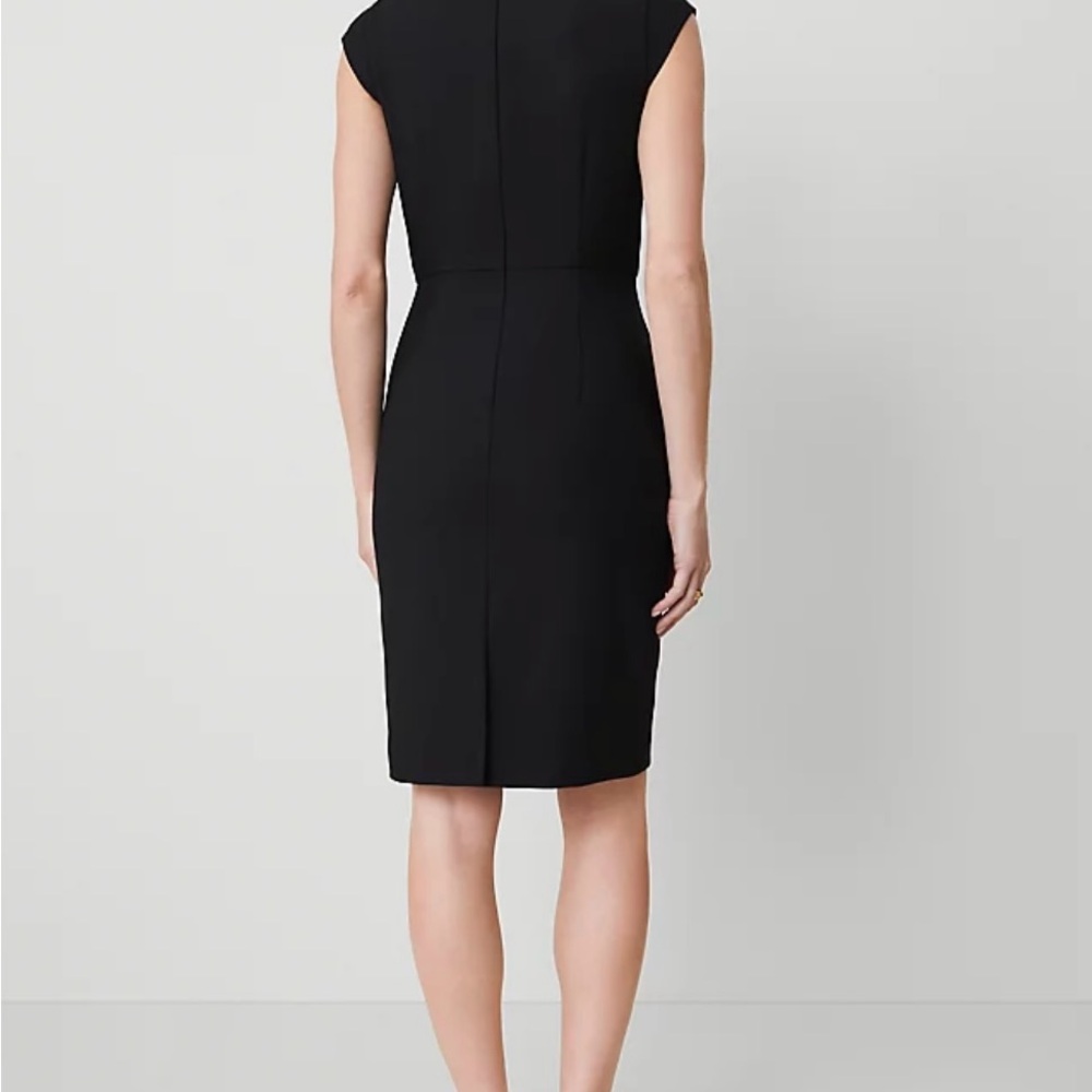 Ann Taylor The Scoop Neck Dress in Bi-Stretch Size 0 P NWT - Picture 4 of 8